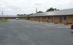 River Heights Motel Crump Tn